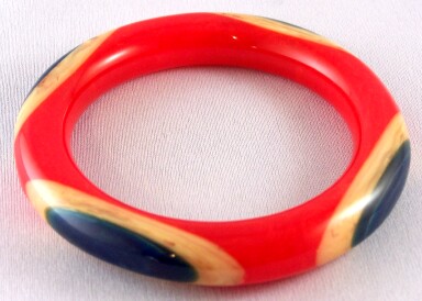 Teresa22 red white blue oval dot bangle